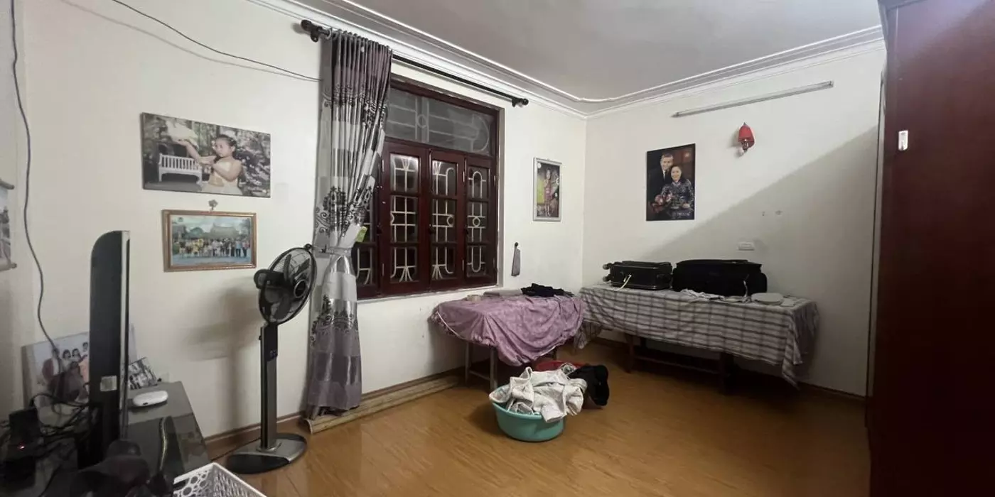 Bán nhà Giải Phóng giá 4.85 tỷ, diện tích 96m2, 4 tầng, mặt tiền 12m