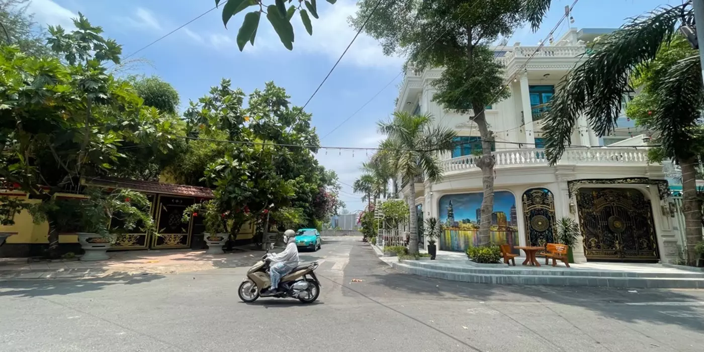 Mặt tiền 4  tầng đúc BTCT DT 100m2 (4x25m) đường 10m quận 8, chỉ 6.5  tỷ TL