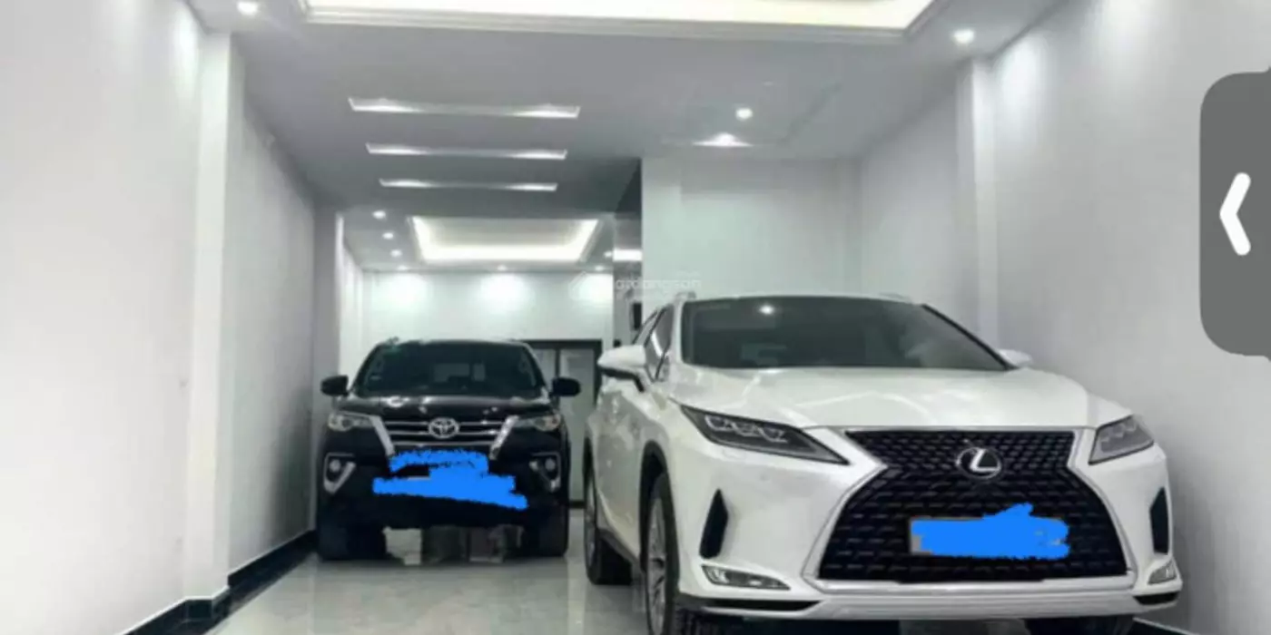 Bán nhà 8 tầng phố Hoàng Quốc Việt 60m2, phân lô ô tô, thang máy, 2 thoáng, giá 21.5 tỷ.