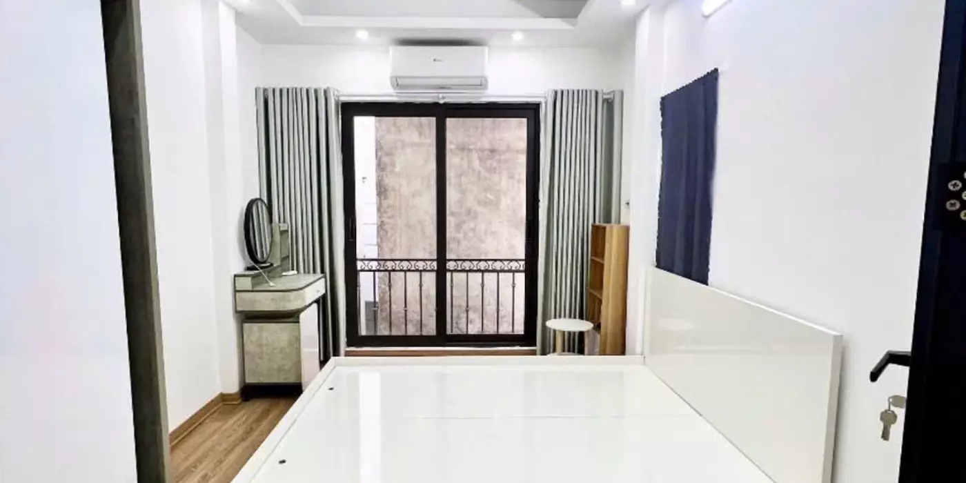 BÁN NHÀ NGÕ HOÀNG HOA THÁM 31M  5 TẦNG LO GÓC 2 THOÁNG GIÁ 5,75 TỶ