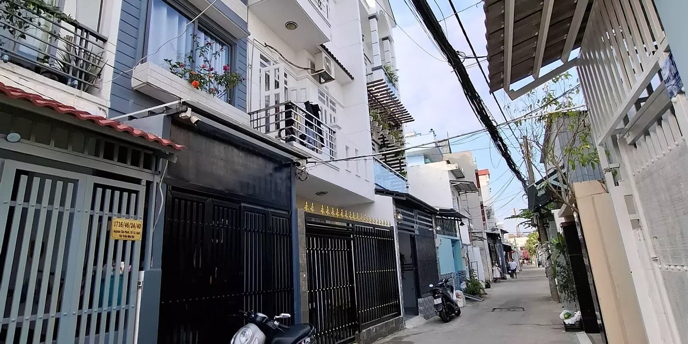 Hẻm ôtô, Nhà 3 tầng, Full nội thất, Ngang 4M, Huỳnh Tấn Phát. 40M2, Chỉ 3.3Tỷ,