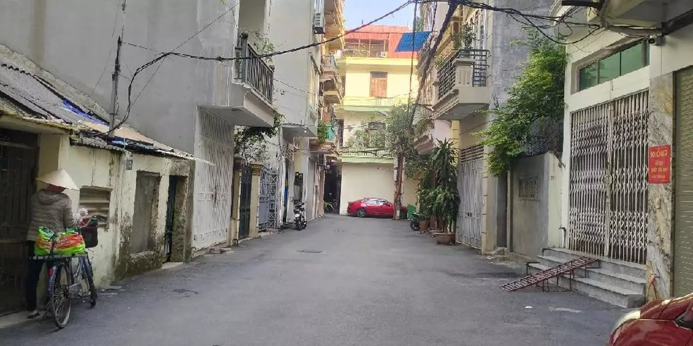 Nhà Phùng Chí Kiên vị trí cực đỉnh, phân lô ô tô, trung tâm Cầu Giấy, tiện ích bạt ngàn 80m² - MT