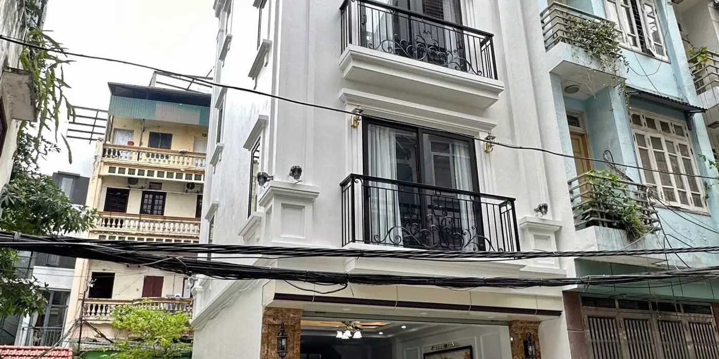 Cho thuê nhà mặt phố Hạ Hồi, Tân Lập. Mặt đường rộng kinh doanh tốt, Ôtô vào. Nhà ở ngay