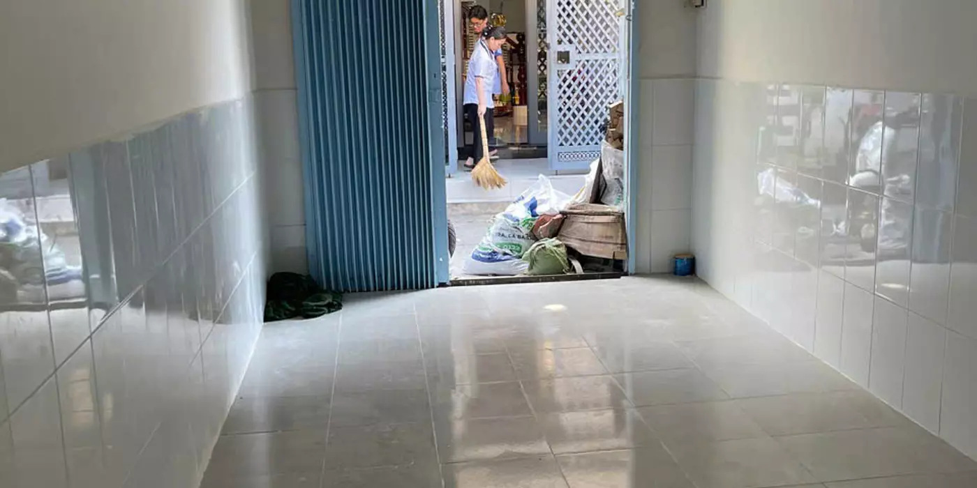 Phòng trọ 1,8 triêụ mặt tiền hẻm đối diện Trường Châu Văn Liêm