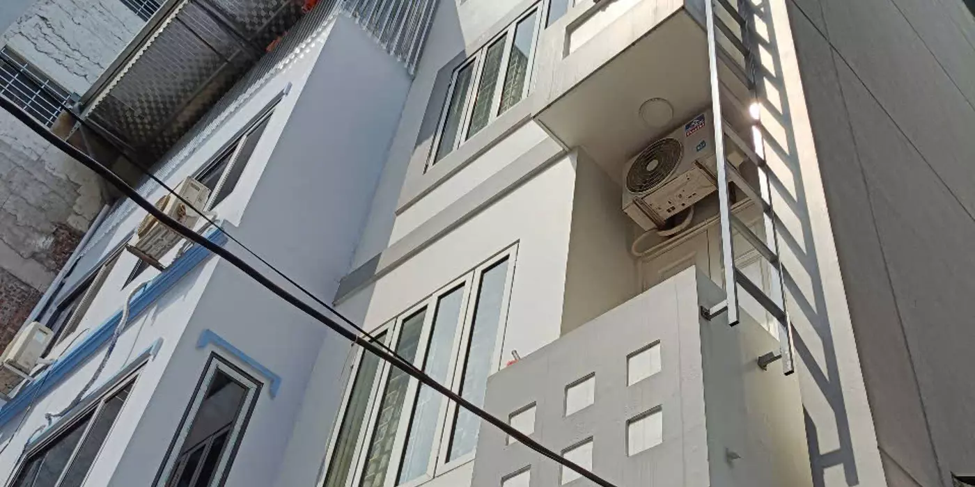 Bán nhà Trần Cung 50m2 -5 tầng, lô góc, 8 ngủ, giá 7.95 tỷ