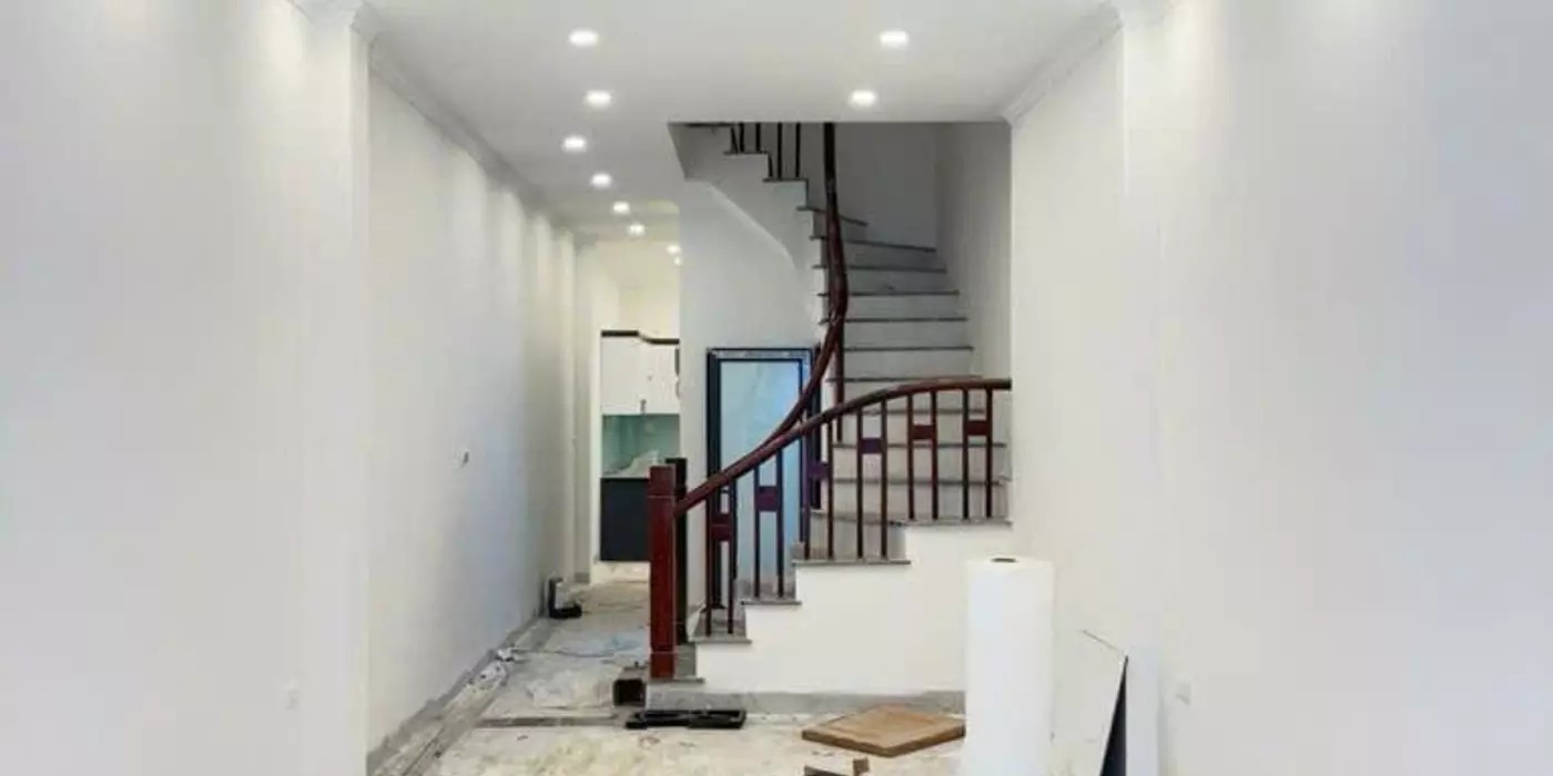 THANG MÁY XỊN XÒ - NHÀ MỚI TINH - NGÕ THÔNG CÁC NGẢ -  NHÀ ĐÃ GẦN HOÀN THIỆN XONG - chính chủ