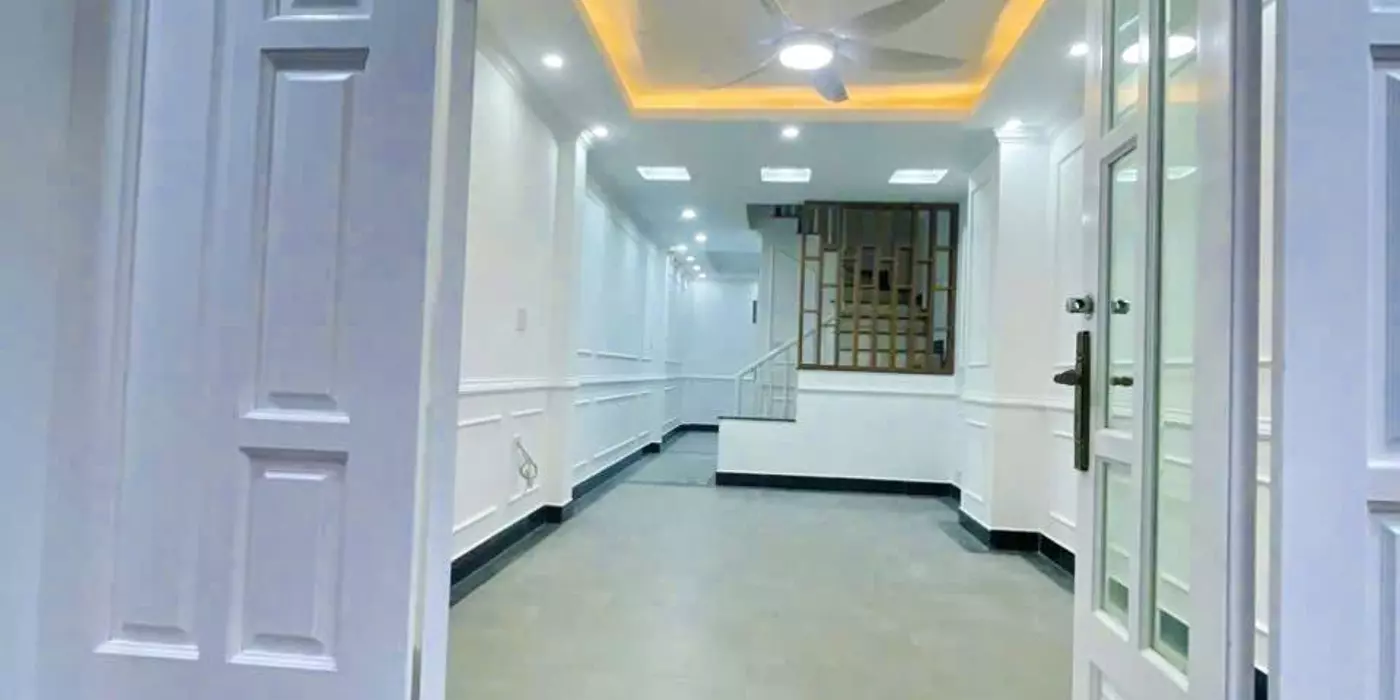 Bán nhà Đinh Công Thượng giá 8.3 tỷ, diện tích 40m2, 4 tầng, mặt tiền 3.5m