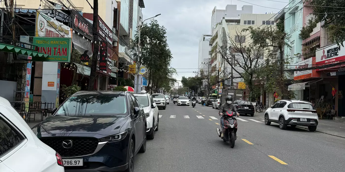 Bán LỖ nhanh nhà mặt tiền Núi Thành