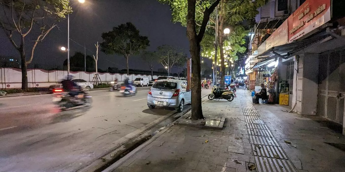 Bán nhà mặt phố Lê Trọng Tấn hạ 3 tỷ 52m2, 5 tầng, 2 thoáng vỉa hè rộng view thoáng