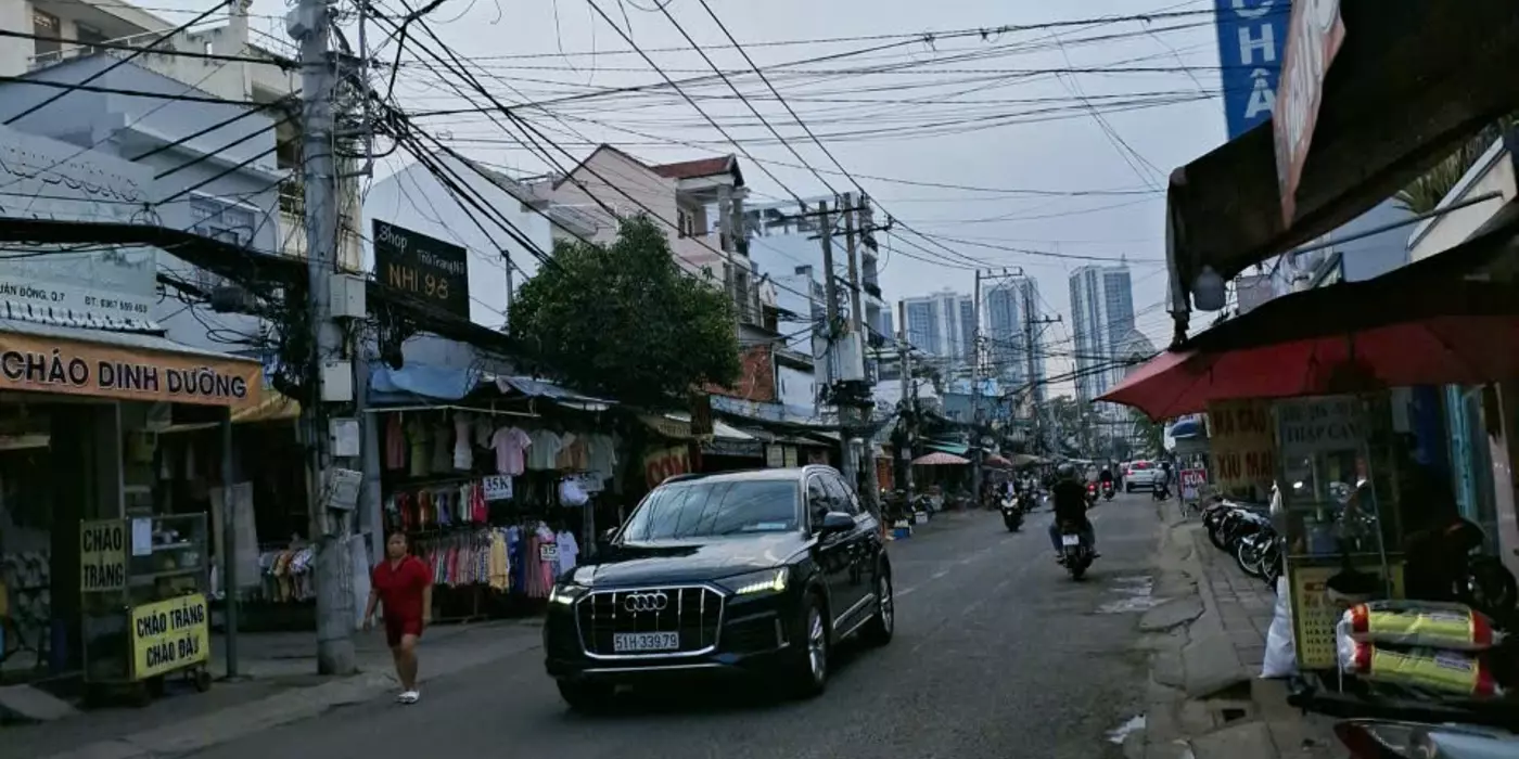 Nhà 4 tầng, Ngay Khu Chế Xuất Tân Thuận, thu nhập Gần 1 tỷ/Năm, 121m2, mặt tiền Bùi Văn