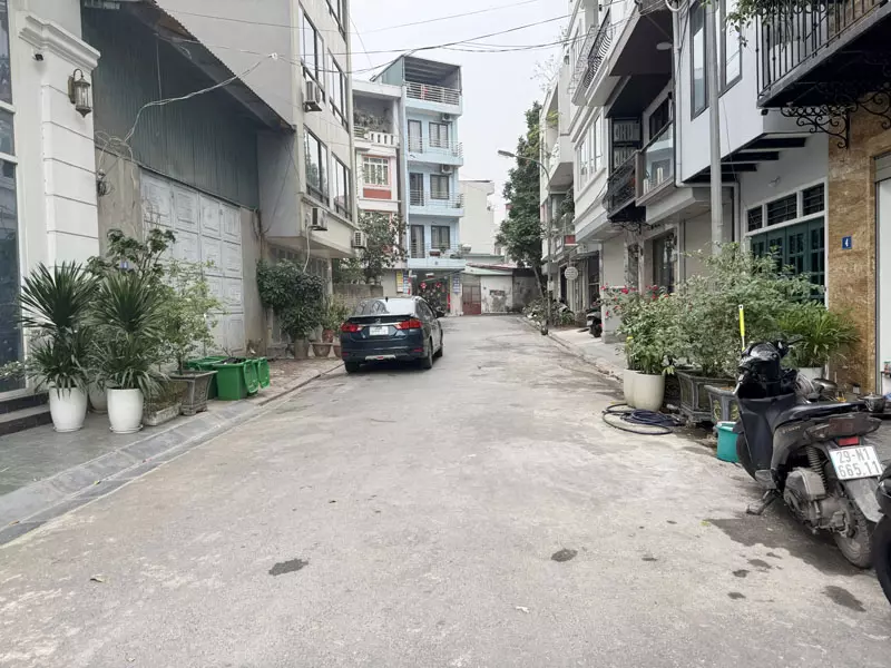 Bán 90m2 nhà 5 tầng ngõ 74 Phố Gia Thượng, Long Biên. Ngay sát Khai Sơn Hill và Trường Quốc Tế Pháp