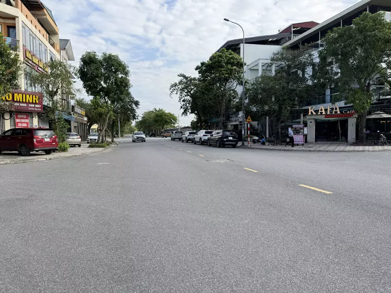 Chuyển công tác bán 140m2 đất mặt phố Nguyễn Khiêm Ích, KĐT 31ha Trâu Quỳ. View doanh trại Quân Đội