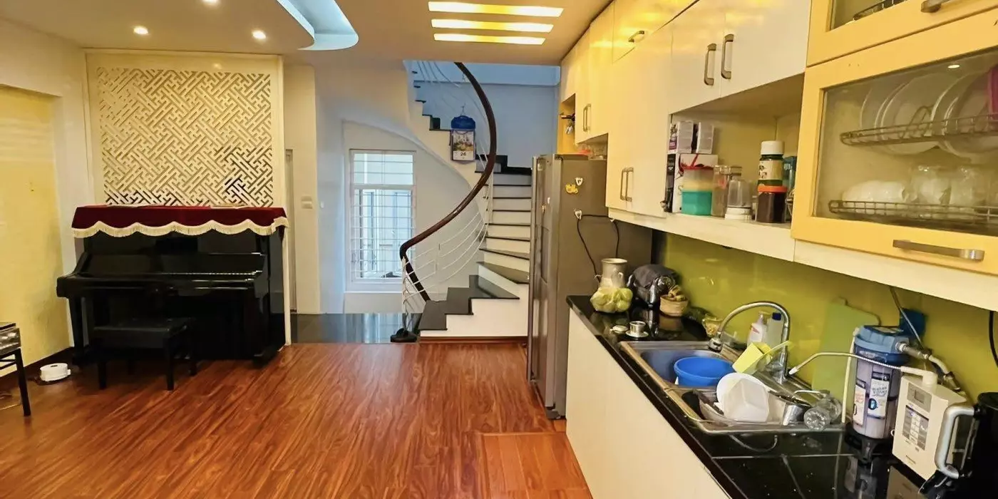 NHÀ PHỐ YÊN HOÀ 41M – 5 TẦNG NHƯ MỚI – KHUNG CỘT BÊ TÔNG CHẮC CHẮN – NGÕ NÔNG RỘNG – Ô TÔ VÀO NHÀ