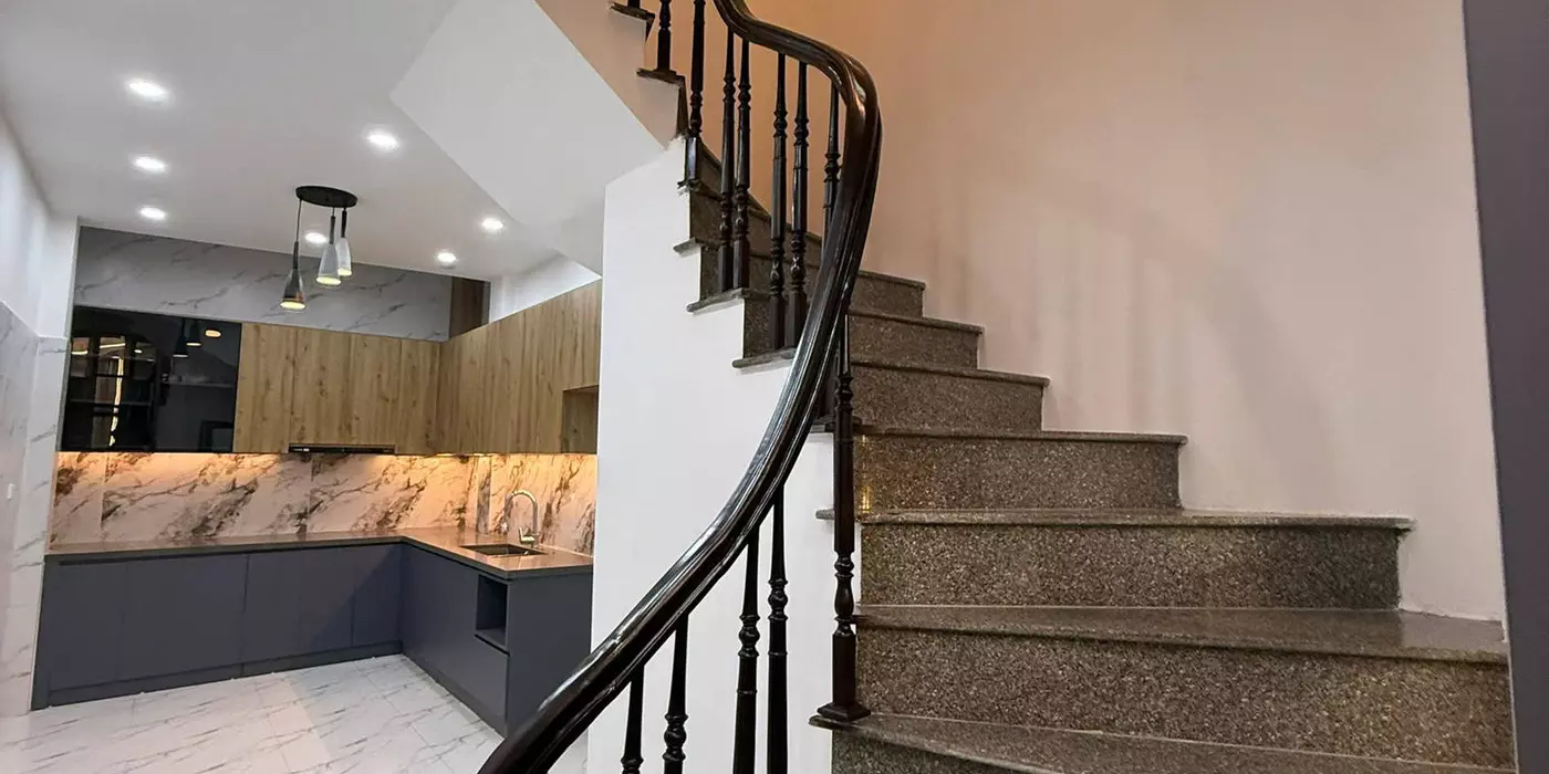 Chính chủ bán  gấp nhà mới, ngõ kề ô tô, DT 40m2, 4 tầng, Ngõ 269 Thịnh Quang, Đống Đa. Giá 7,5 tỷ.