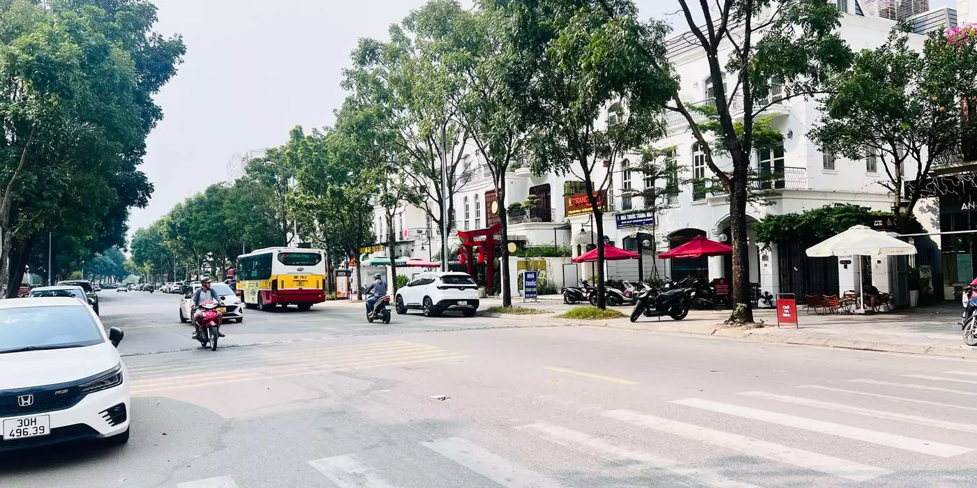 nhà đẹp Long Biên 90m x 5 tầng, mặt tiền 6m , gara 7 chỗ, vỉa hè, ôtô tránh, thang máy, full nội