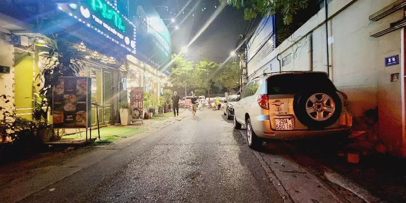 BÁN NHÀ ĐƯỜNG ĐÀO TẤN LINH LANG 40M2, Ô TÔ ĐỖ CỬA, NỘI THẤT NHẬP, CHỈ 7 TỶ!