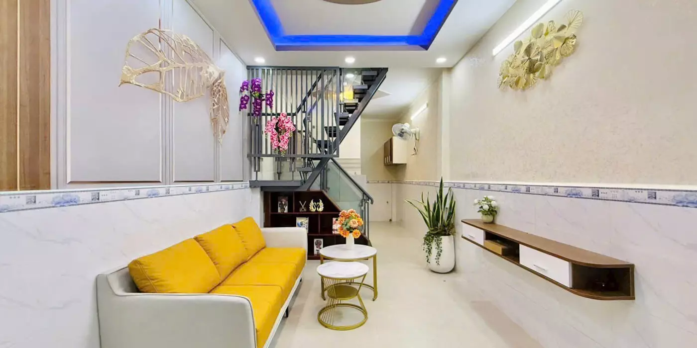 Hẻm trước nhà 2.5m, khu dân trí cao. Gần Chợ, trường học, công viên Làng Hoa. Chỉ 3.38 TỶ