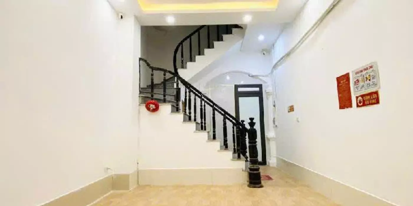 Bán Nhà ĐỊNH CÔNG, 39m², 6 Tầng, Ô Tô Đỗ Cửa, Kinh Doanh Đỉnh Cao, Chỉ 7.2 Tỷ
