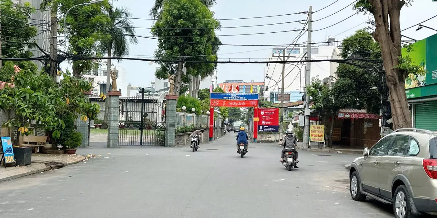 Chỉ 15.5 tỷ có CHDV 7 lầu HXH Dương Quảng Hàm 110m2 ngang 4m TN 90tr 23PN sát ĐH Văn Lang