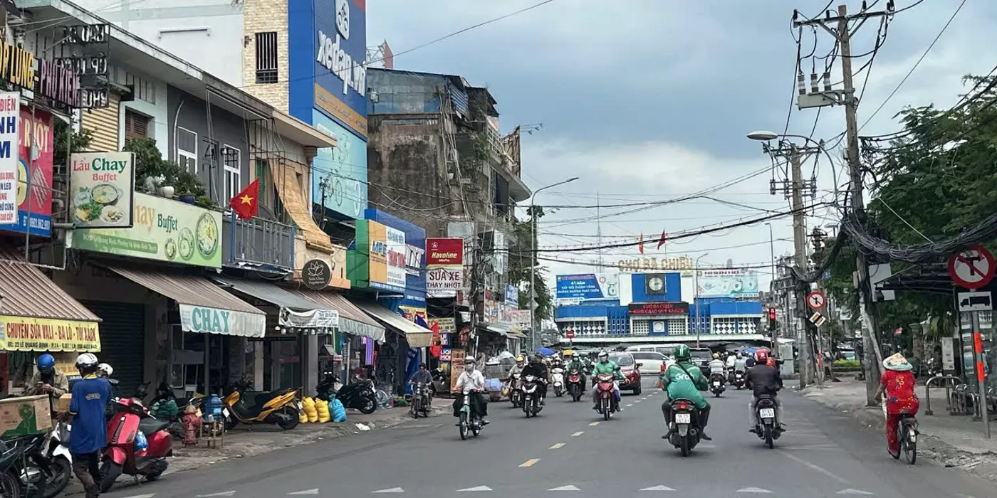 Bán nhà 3 tầng mới HXT Lê Quang Định 59m2 ngang 4.2m gần chợ Bà Chiểu chỉ 11 tỷ.