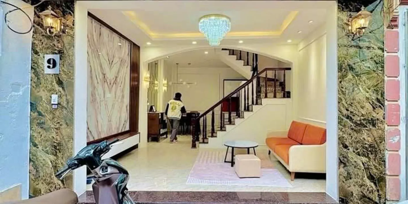 Bán nhà riêng vừa ở vừa kinh doanh 5 tầng, 4PN, 4WC, 55m2, giá 9 tỷ tại Phố Hoàng Cầu, Đống Đa, Hà