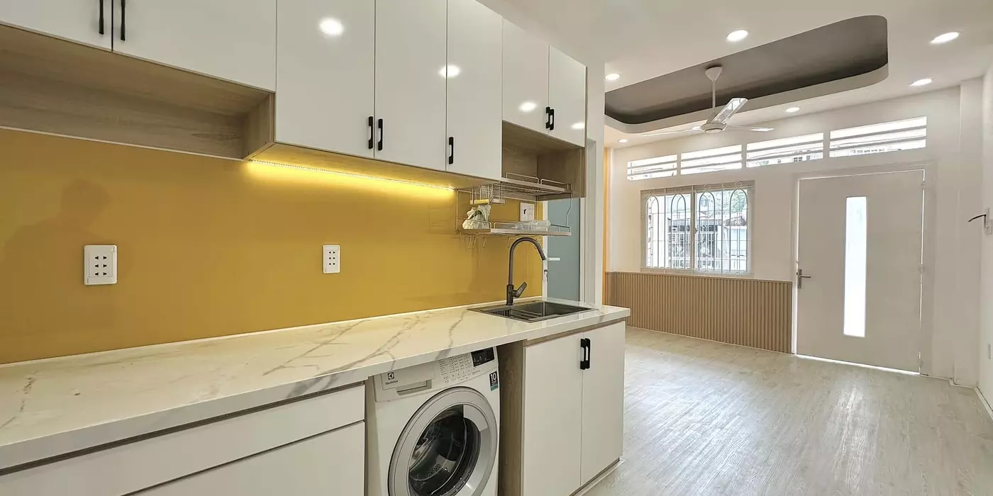 Bán CCMN Phú Diễn 80m2x7 tầng, thang máy, 80 triệu/tháng, 50m ra mặt phố, giá 13.9 tỷ