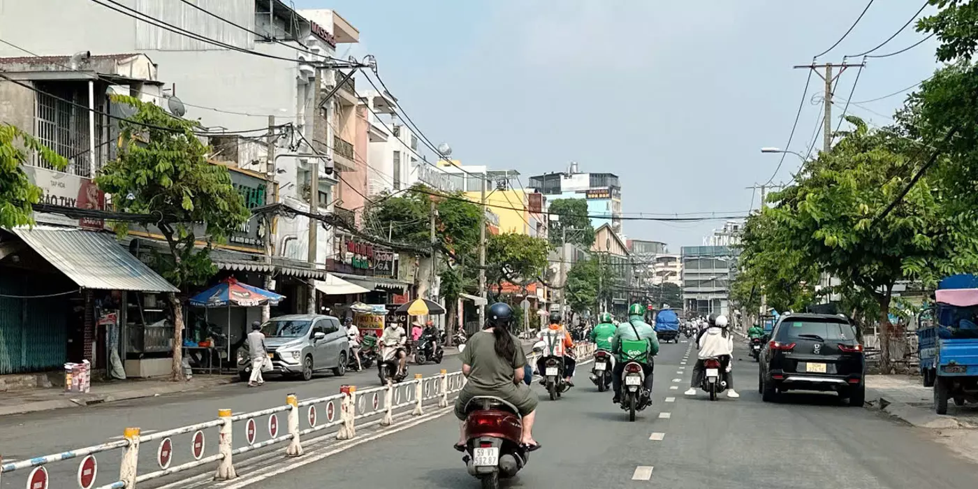 Bán nhà đẹp 5 lầu có T.Máy gara ô tô Nguyễn Văn Khối 84m2 tặng nội thất gần CV 12 tỷ xíu.