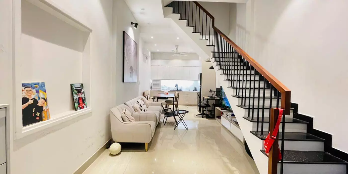 Bán nhà Ngõ Quỳnh, Hai Bà Trưng 32m, 5 tầng. Giá: 6.88 tỷ