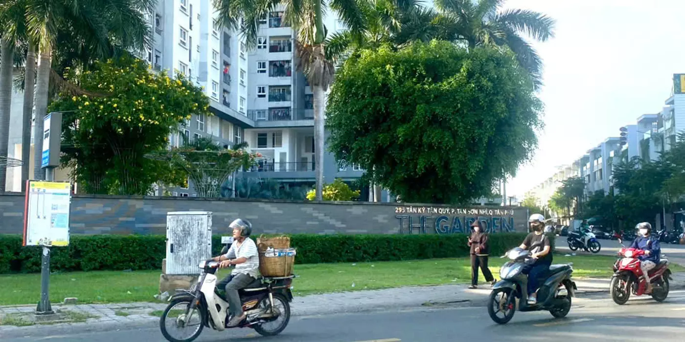 BÁN NHÀ SIÊU HOT – 40m² - 5 TẦNG – Ô TÔ VÀO NHÀ – HẺM THÔNG – KHU VIP TÂN PHÚ