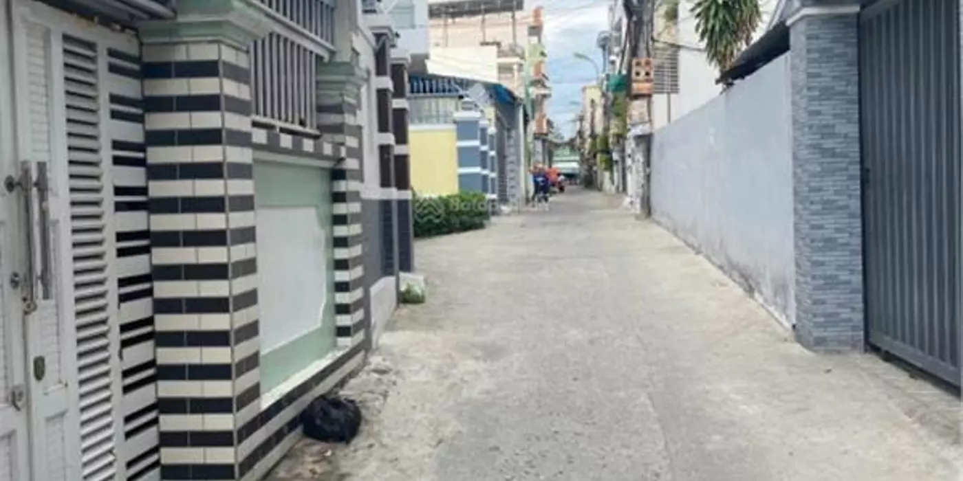 Hạ giá bán gấp nhà 3 tầng hẻm oto Lê Hồng Phong, phường Phước Hải, tp Nha Trang