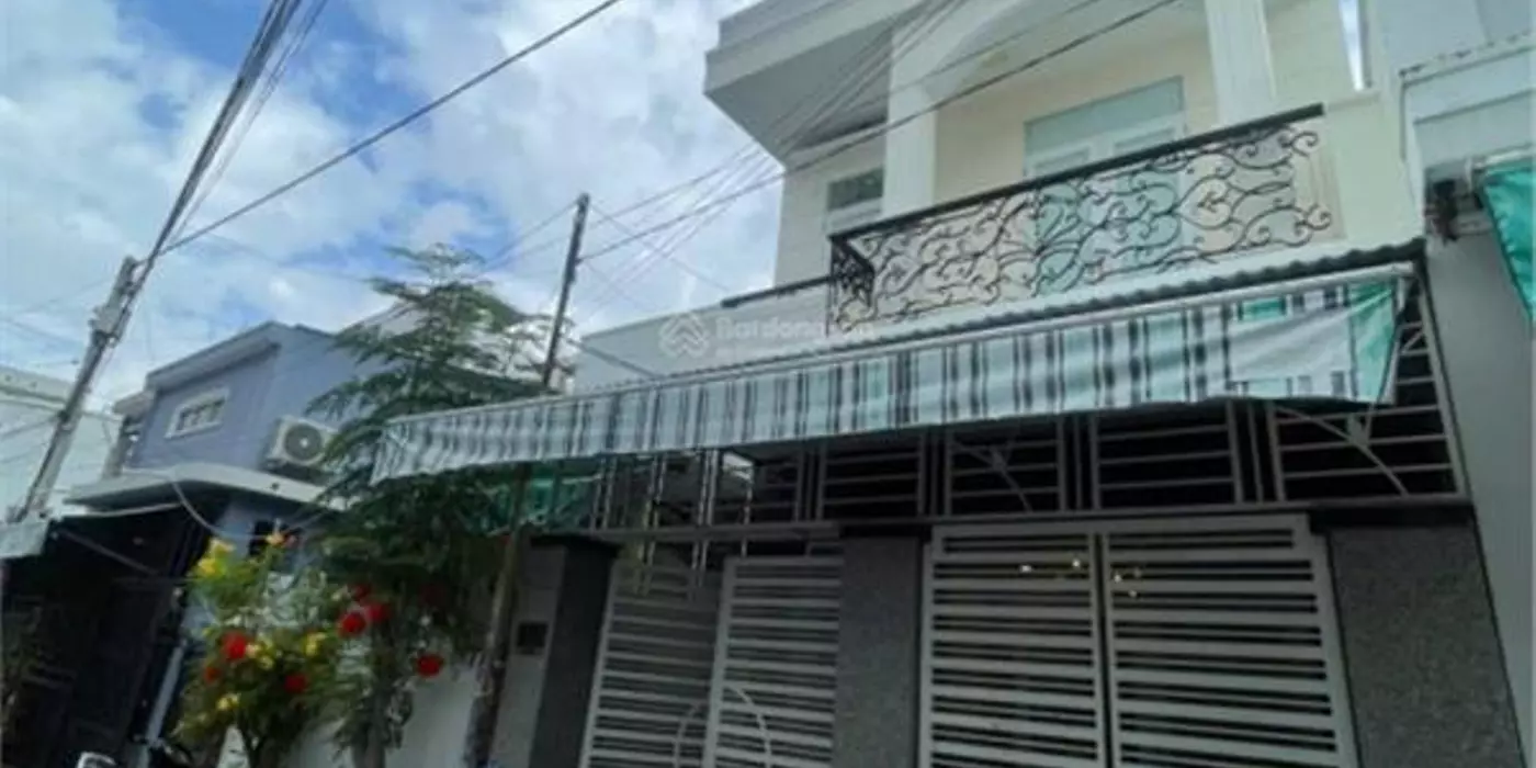 Bán nhà 3 tầng mê đúc chắc chắn DT 54,7m2 nở hậu, đường 5m oto thông, khu vực yên tĩnh , an ninh