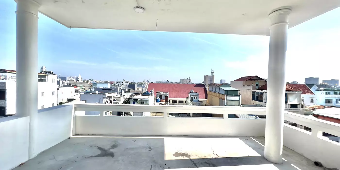 Đang trống căn hộ 1PN sân thượng siêu to khổng lồ cho thuê giá 5tr