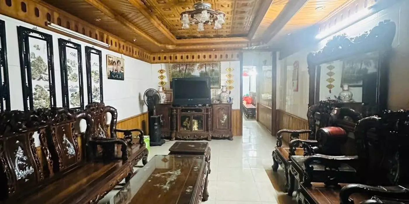 Bán nhà Quyết Thắng giá 9 tỷ, diện tích 46.8m2, 3 tầng, mặt tiền 3.5m