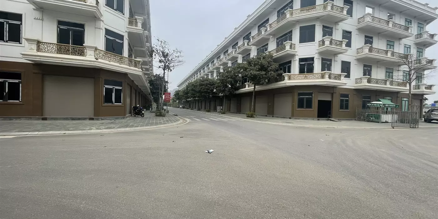 NHÀ 4 TẦNG TRUNG TÂM TP.THANH HÓA. 100% SẴN SỔ SANG TÊN NGAY. TRƯỜNG LIÊN CẤP QUỐC TẾ. LH: 0966