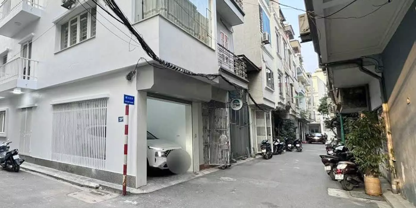 Chỉ hợp với ai thích nhà lô góc, bán nhà Ngô Gia Tự, đường ô tô tránh, gara, 43m2 chỉ 9.05 tỷ