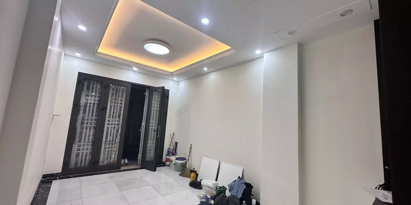 30M- NHỈNH 4T.Ỷ - NGỌC THUỴ - LONG BIÊN - HÀ NỘI .