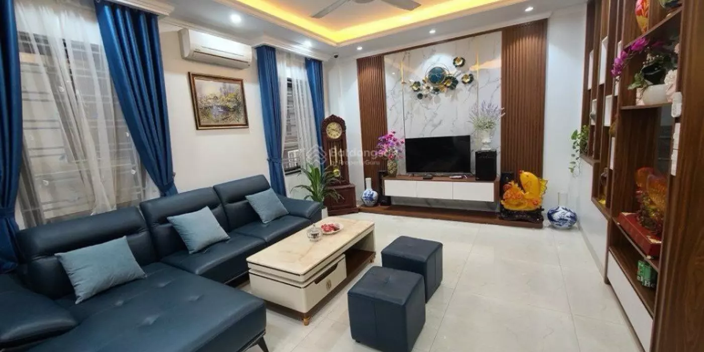 Bán gấp nhà riêng Phạm Văn Đồng, Cầu Giấy, lô góc 2 mặt ngõ cách phố 30m, 36m2 x6T giá 7,7 tỷ