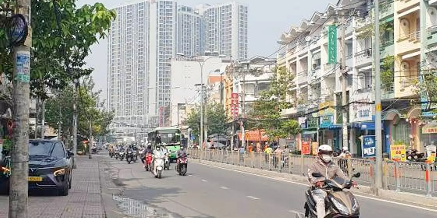 Mặt tiền Tạ Quang Bửu 4x20 đúc 5 tầng chỉ 18 tỷ 6