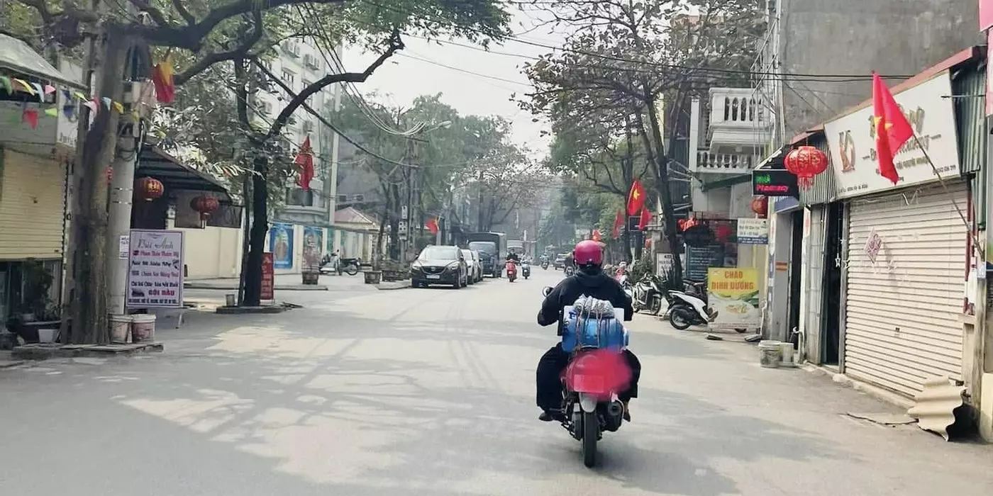 Cách MẶT ĐƯỜNG Đại Mỗ 10m, 52m2 THANG MÁY 6 TẦNG, nội thất CHƯA BÓC Cách MẶT ĐƯỜNG Đại Mỗ 10m,