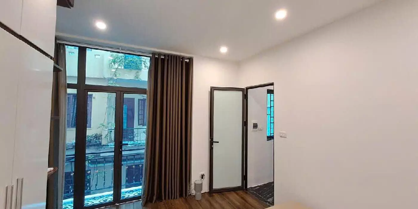 Nhà 3 tầng mặt phố Tam Khương Đống Đa cách ô tô tránh 3 mét, sổ đỏ chính chủ, vuông vắn