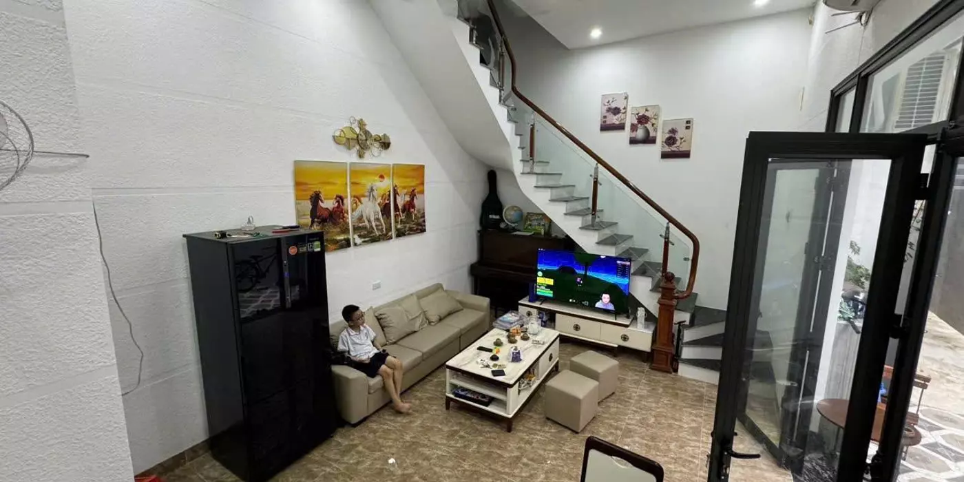 Bán nhà Quan Nhân giá 7.7 tỷ, diện tích 50m2, 3 tầng, mặt tiền 7.5m