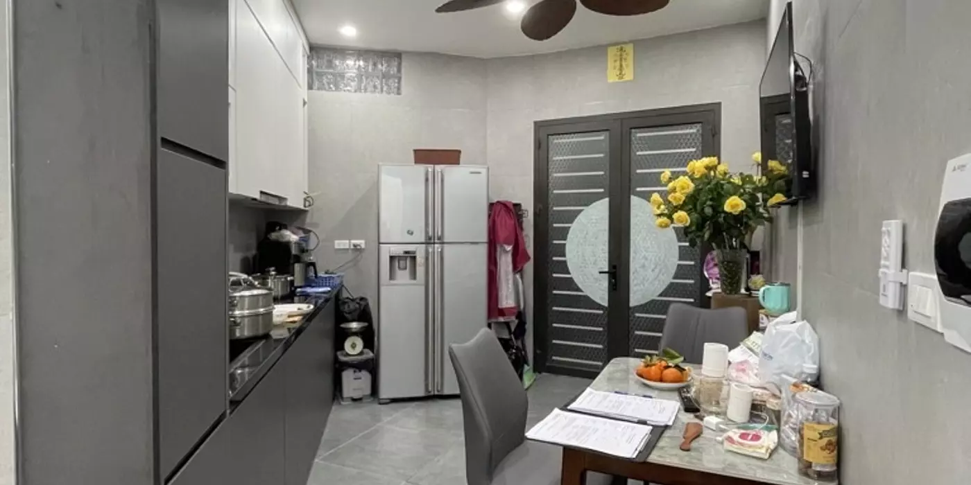 BÁN NHÀ DÂN XÂY -NGÕ HÒA BÌNH-PHỐ KHÂM THIÊN 2 TẦNG-50M2- GIÁ CHỈ 11 TỶ