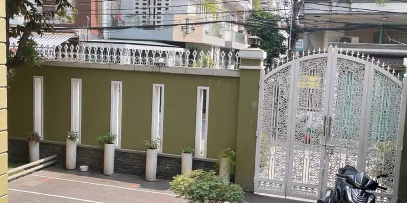 BIỆT THỰ SÂN VƯỜN - MẶT TIỀN KINH DOANH NGAY LÊ VĂN QUỚI - NGANG KHỦNG 10M CHỈ 22.9 TỶ