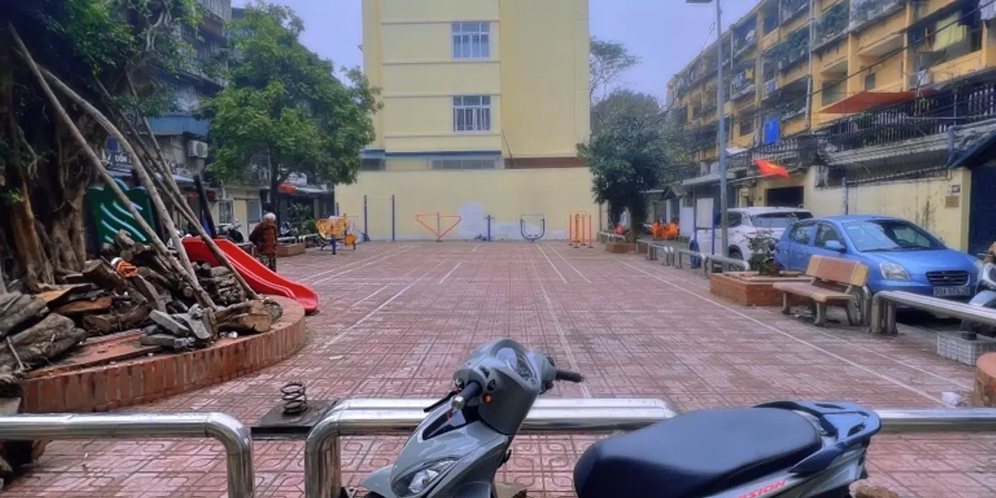Bán tập thể tầng 1 quỳnh mai ô tô hai bà trưng