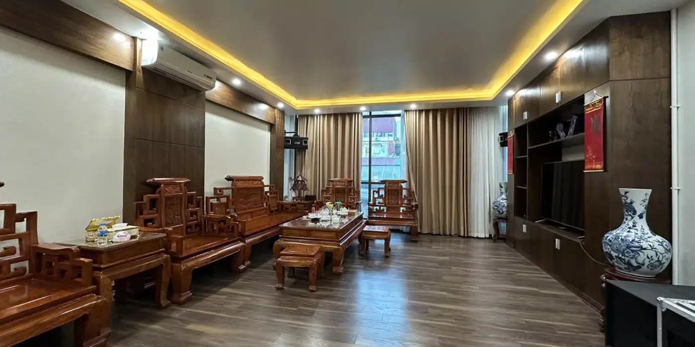 Chính chủ cần bán nhà đẹp tại phố Trần Phú, quận Hà Đông, ngõ rộng, thoáng, ô tô đỗ cửa.