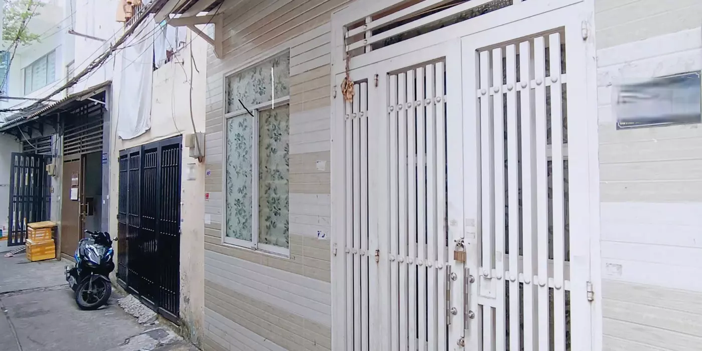 BÁN NHÀ 2 TẦNG - CĂN GÓC THOÁNG MÁT - NGAY CHỢ HUỲNH VĂN CHÍNH - 40M2