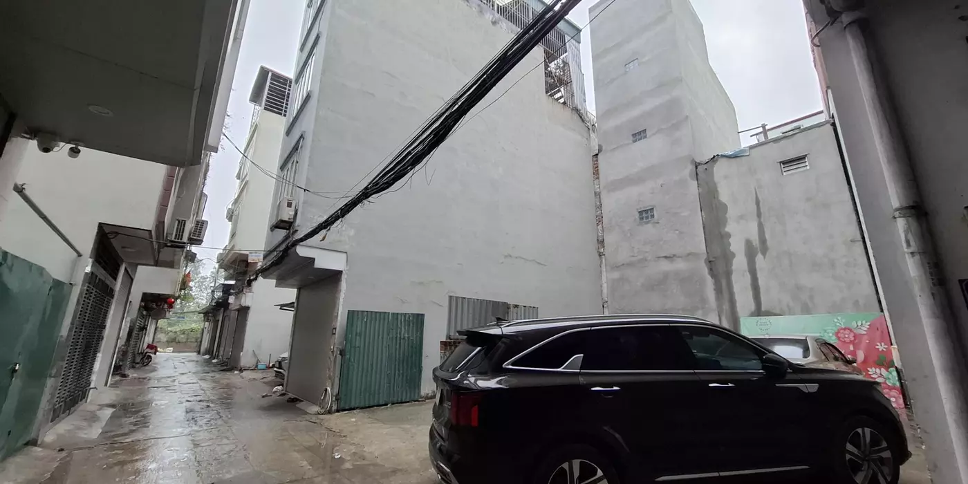 Bán đất nguyễn khoái 38m phân lô ô tô 7 chỗ vào ra hoàng mai