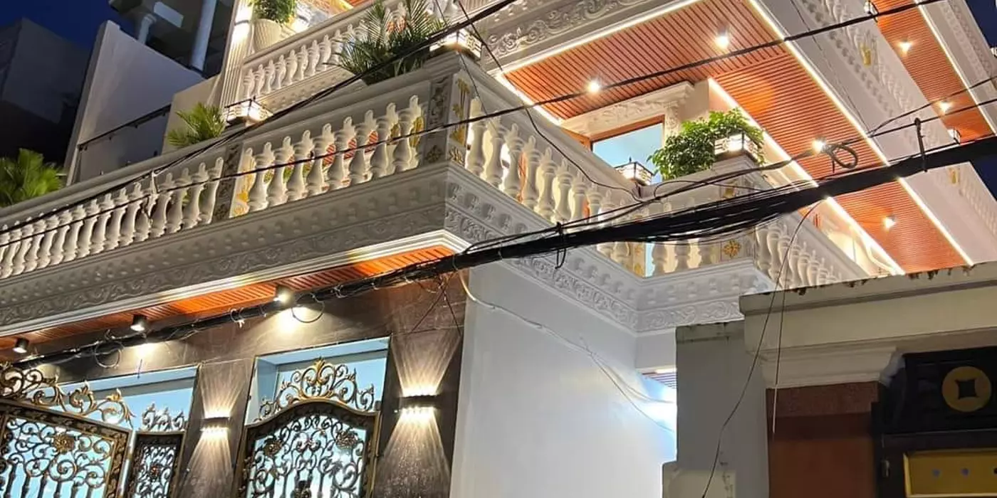 Bán nhà mặt phố 3 tầng 8x20m giá 11,9 tỷ Đường 8m Nguyễn Ảnh Thủ