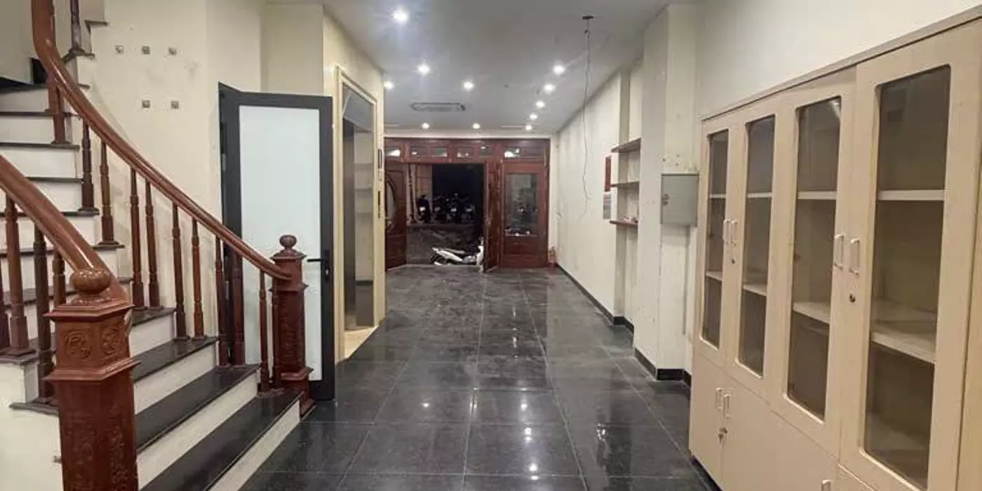 💥SIÊU PHẨM💥Lạc Long Quân 7 Tầng thang máy 50m2, Ô tô tránh, KD tốt, 22.6 Tỷ