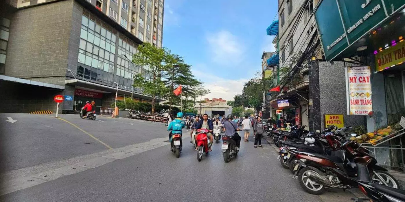 Bán 131m vĩnh tuy tặng nhà 2 xe congtaner tránh kinh doanh ngày đêm hai bà trưng